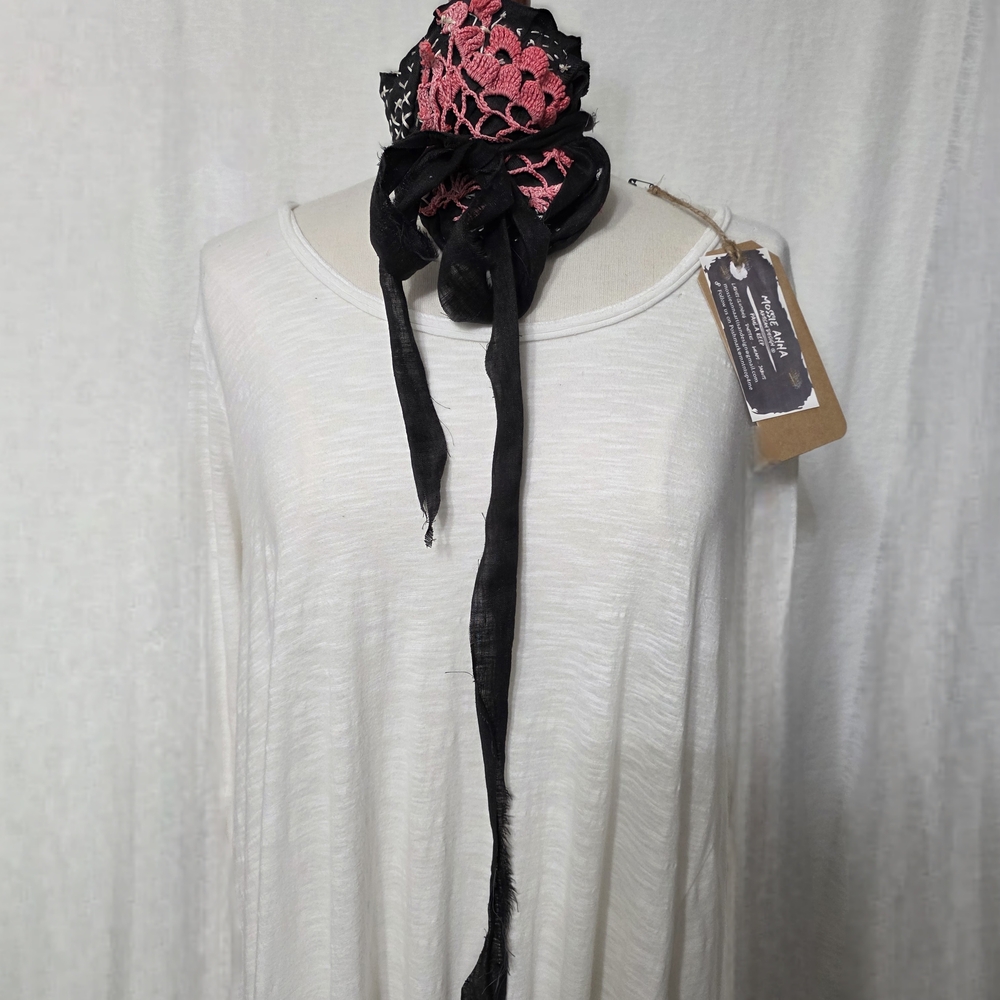 JABOT🩷 MOSSIE ANNA ARTISAN DESIGN NWT - Picture 7 of 11
